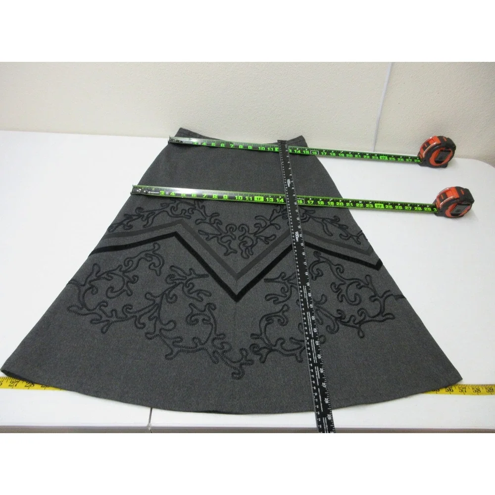 Ann Taylor LOFT Skirt Womens Size 0 Wool Blend Embroidered Velvet Trim Office